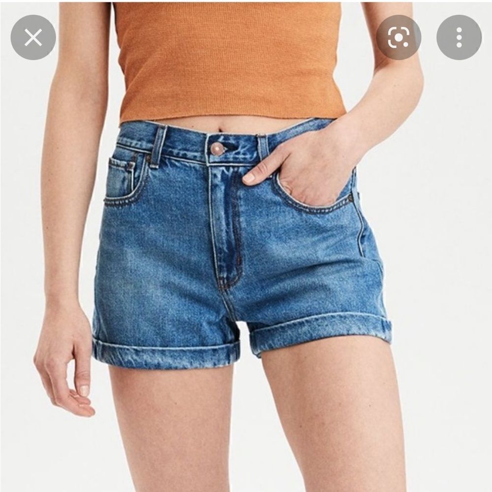 EUC WOMEN’S AMERICAN EAGLE SIZE 6 CUFFED STRETCH MOM SHORT